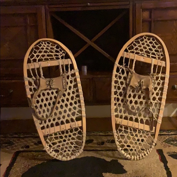Vintage snowshoes - Picture 1 of 3